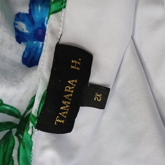 4/$30 Dainty White Floral Layered Blouse - Size 2X - Picture 6 of 7